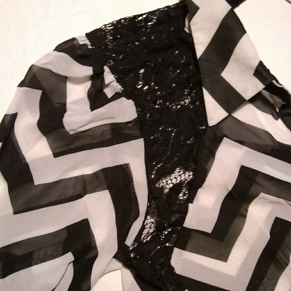 Blouse - Picture 2 of 4